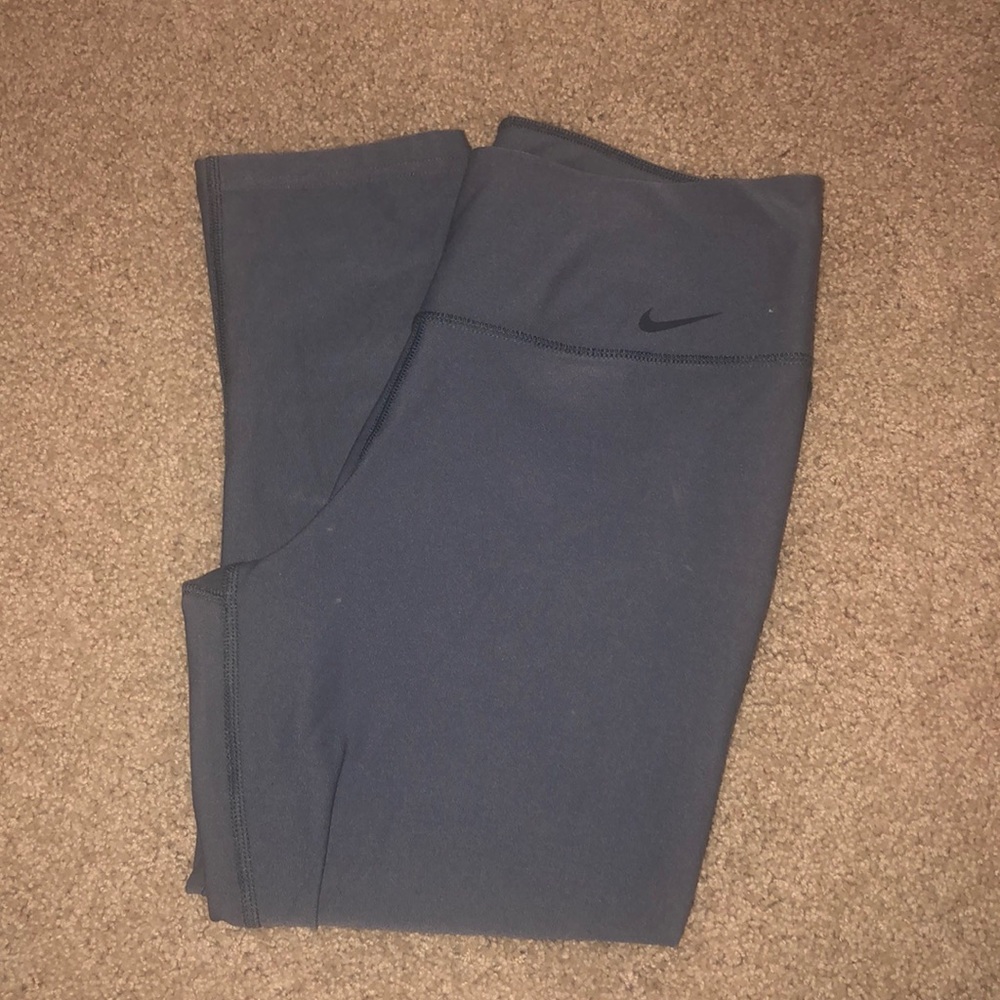 Nike Dri-Fit Cropped Leggings/Yoga Pants